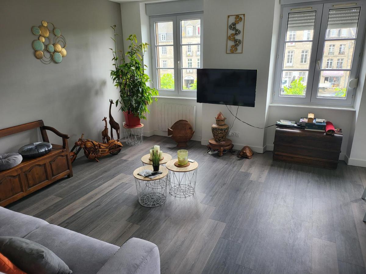Les Appartements Du Marche Динан Экстерьер фото