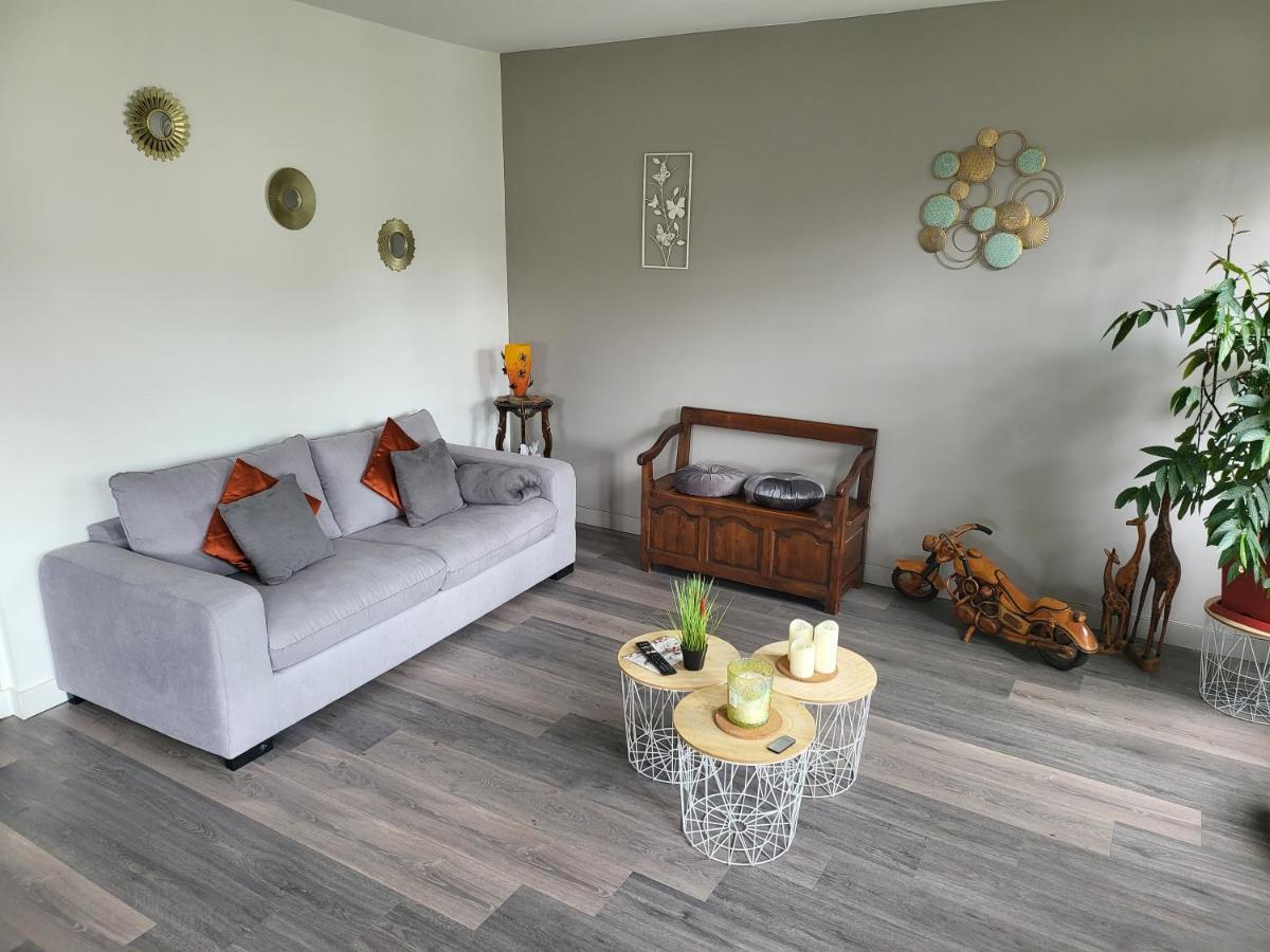 Les Appartements Du Marche Динан Экстерьер фото