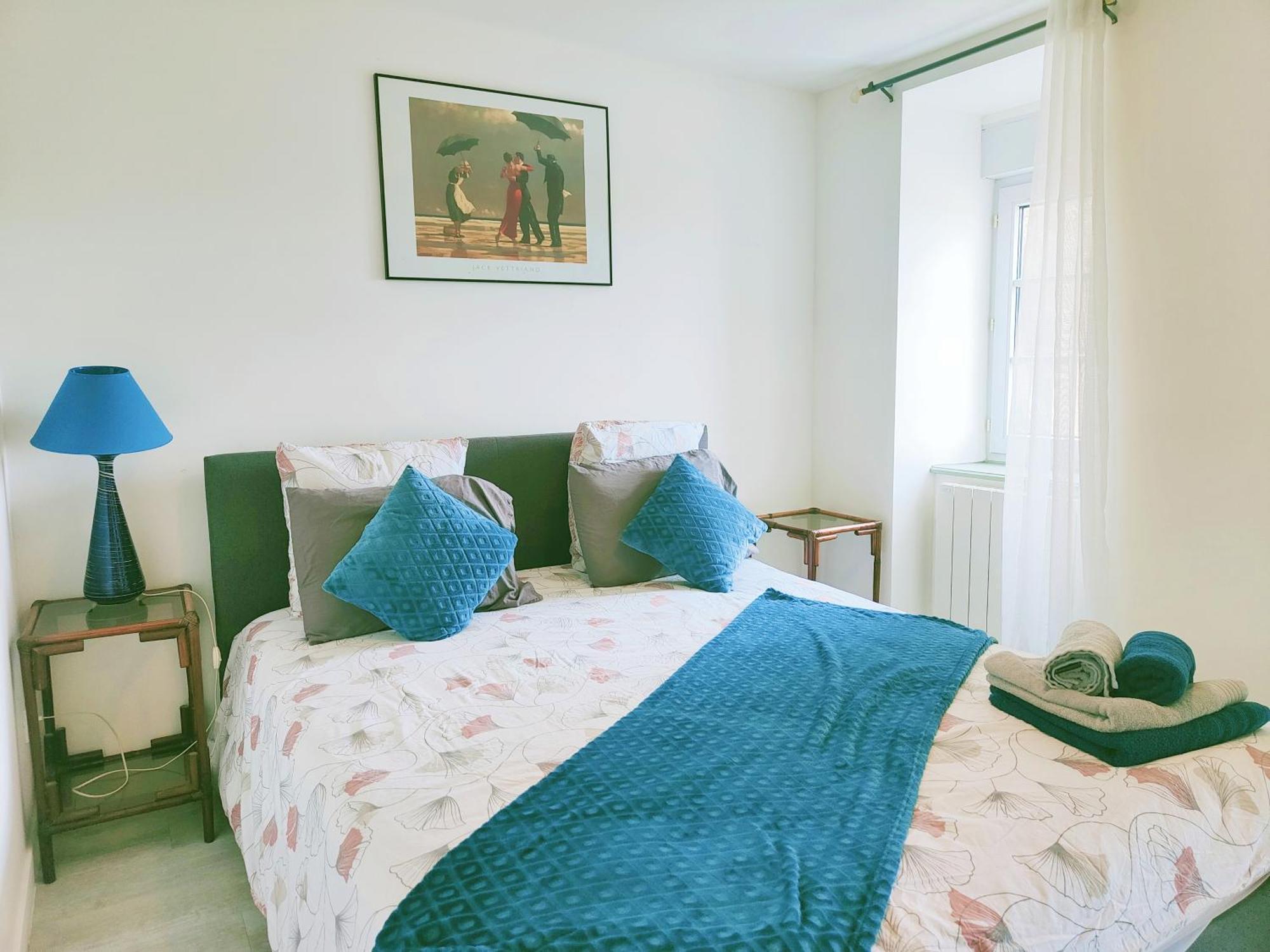 Les Appartements Du Marche Динан Экстерьер фото